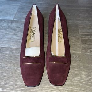 NWOT Salvatore Ferragamo Women’s Heels Size 9B, Plum Suede, 2 inch heels.